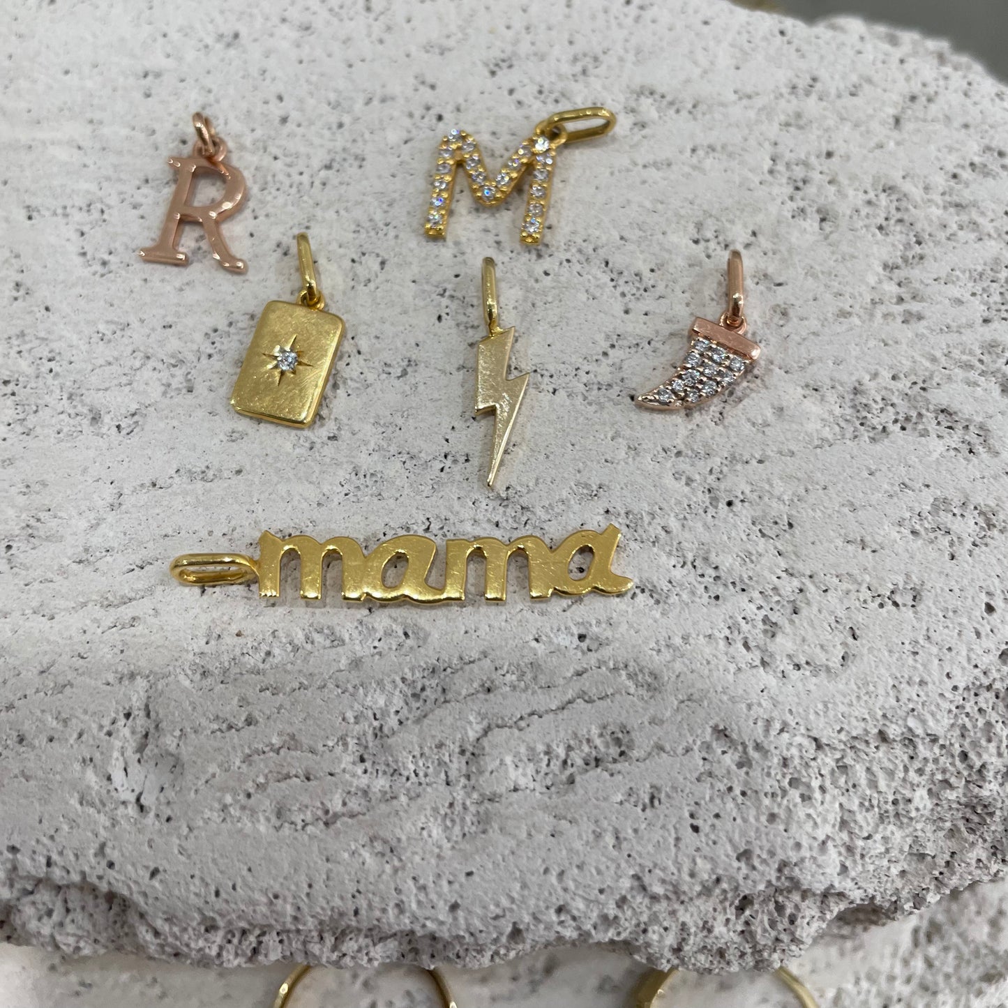 Mama Pendant Gold