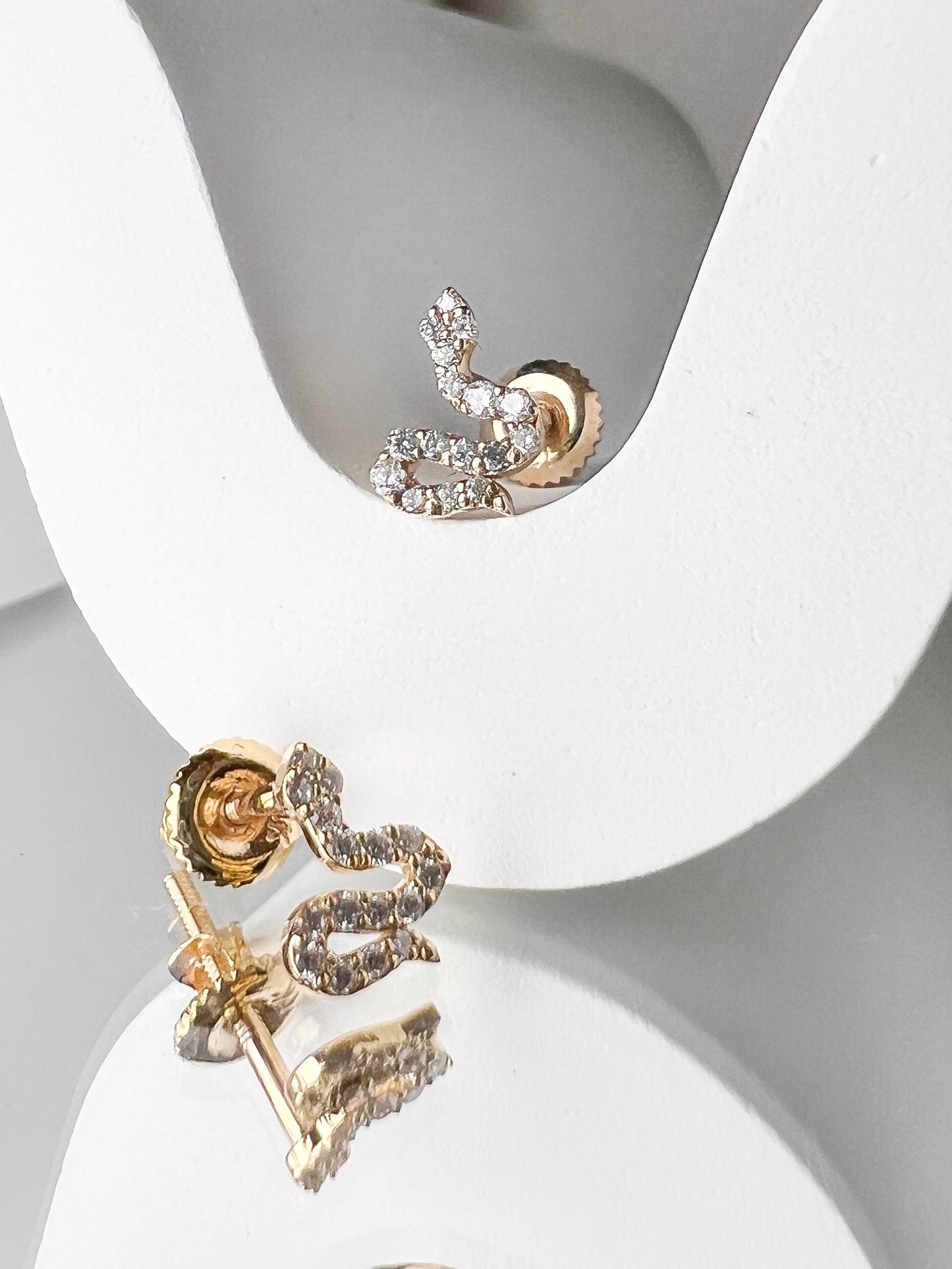 Diamonds Pavé Snake Stud Earrings