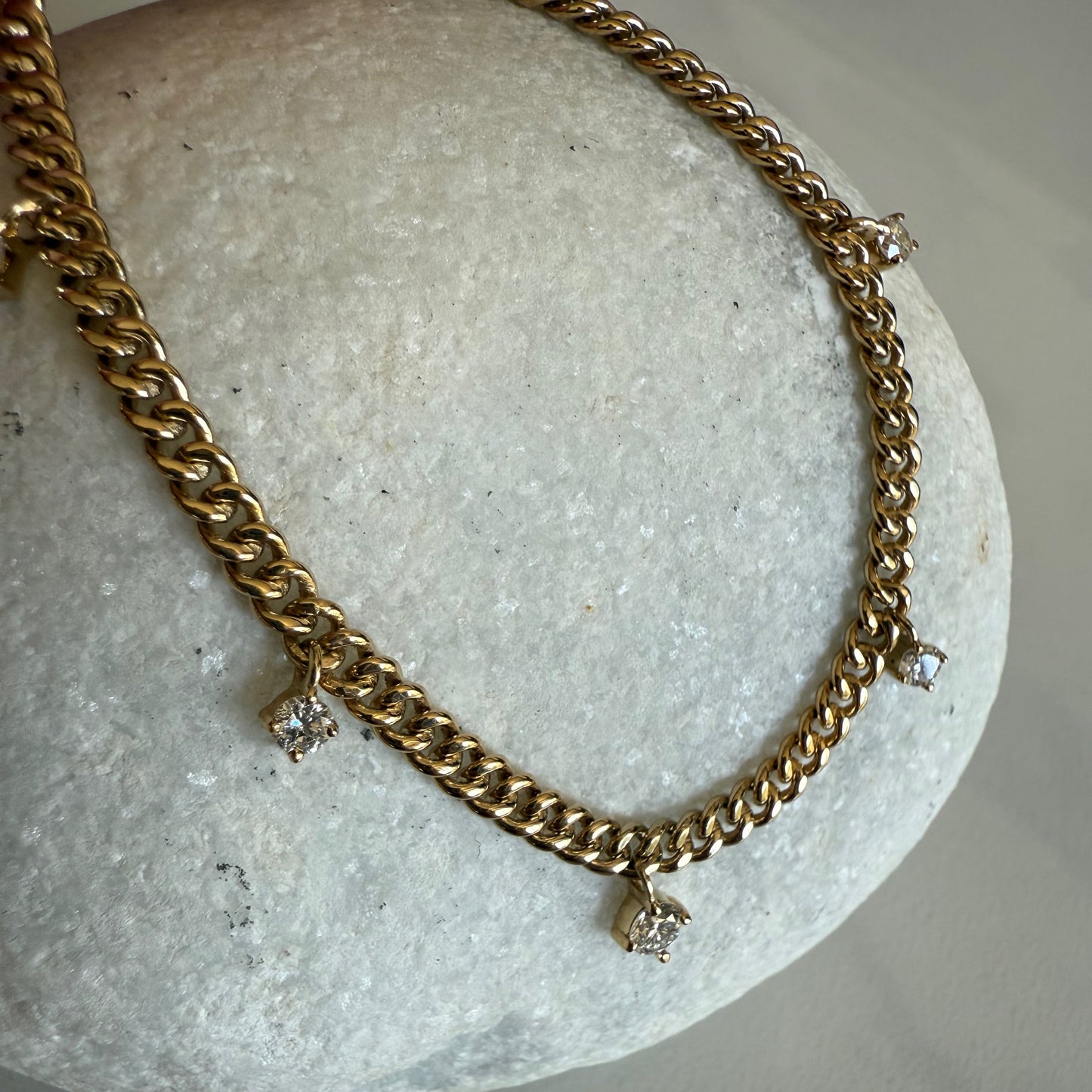Floating diamonds Classic Curb Chain Bracelet