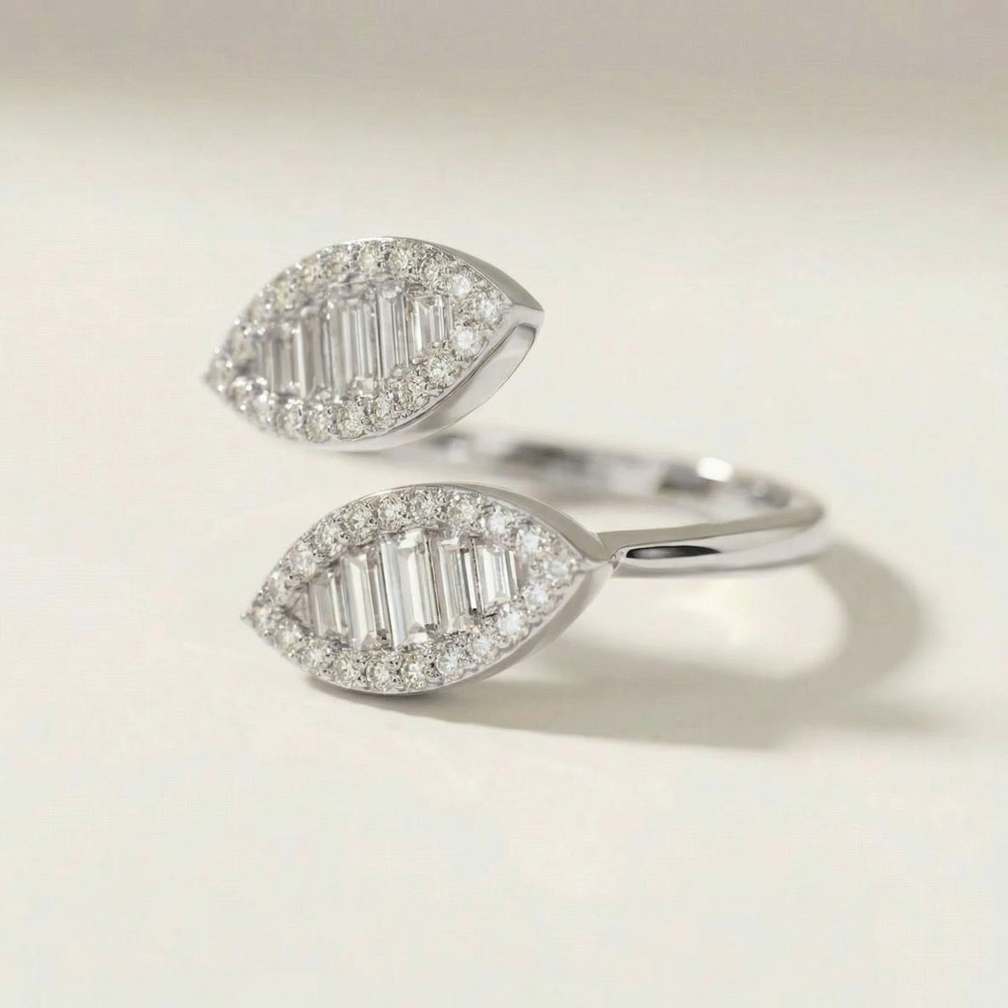 Maxi Julie Double Leaf Diamond Ring