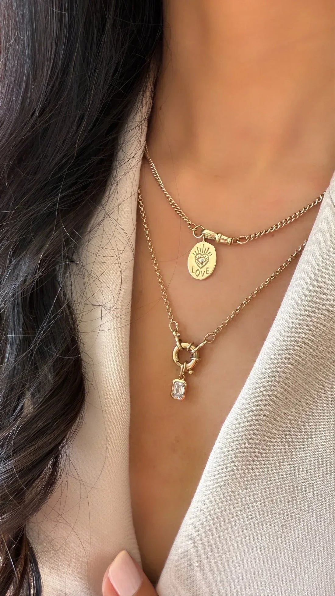Love Pendant Oval Medallion with diamond - White Gold