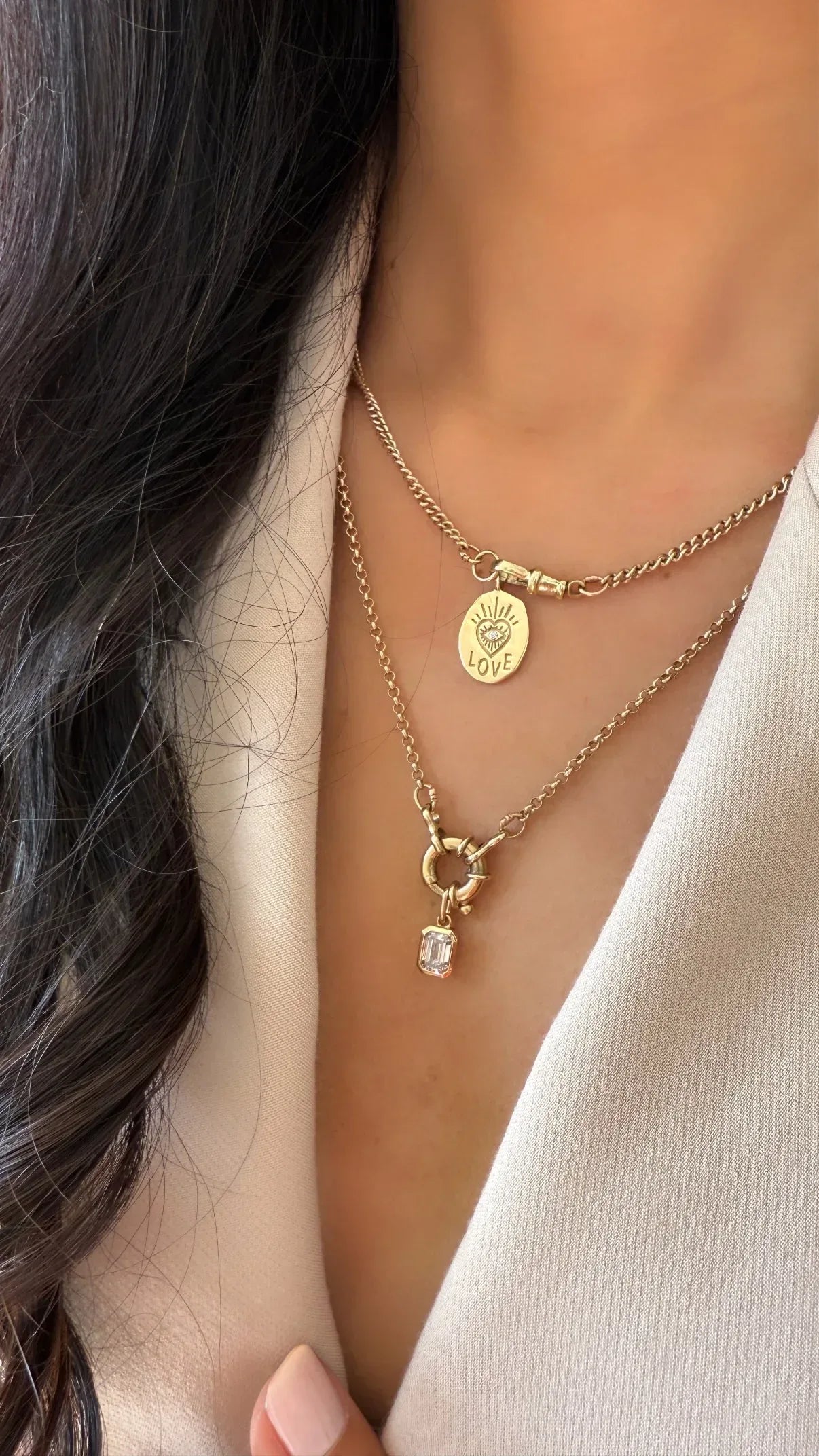Love Pendant Oval Medallion with diamond - White Gold