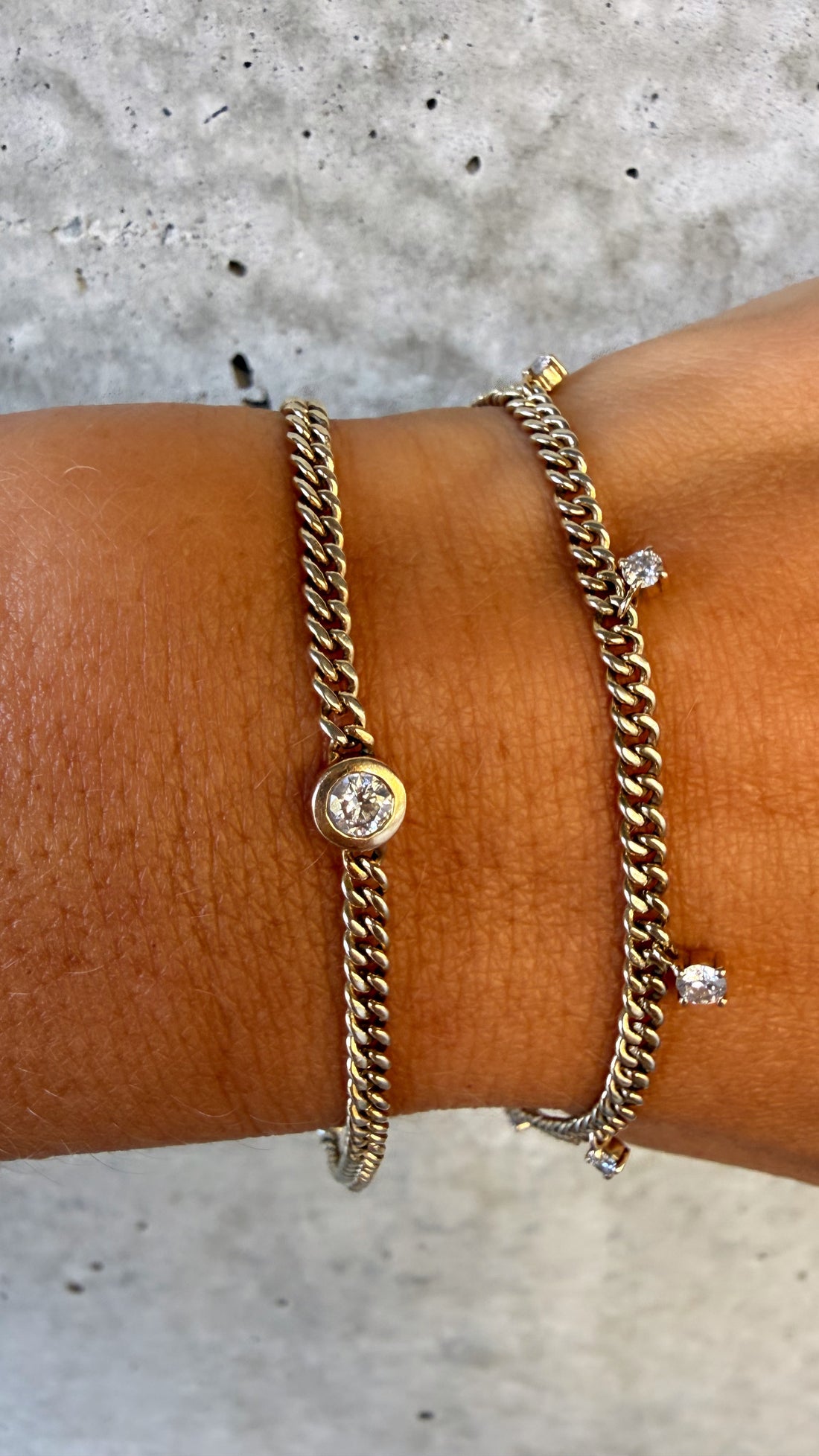 Floating diamonds Classic Curb Chain Bracelet
