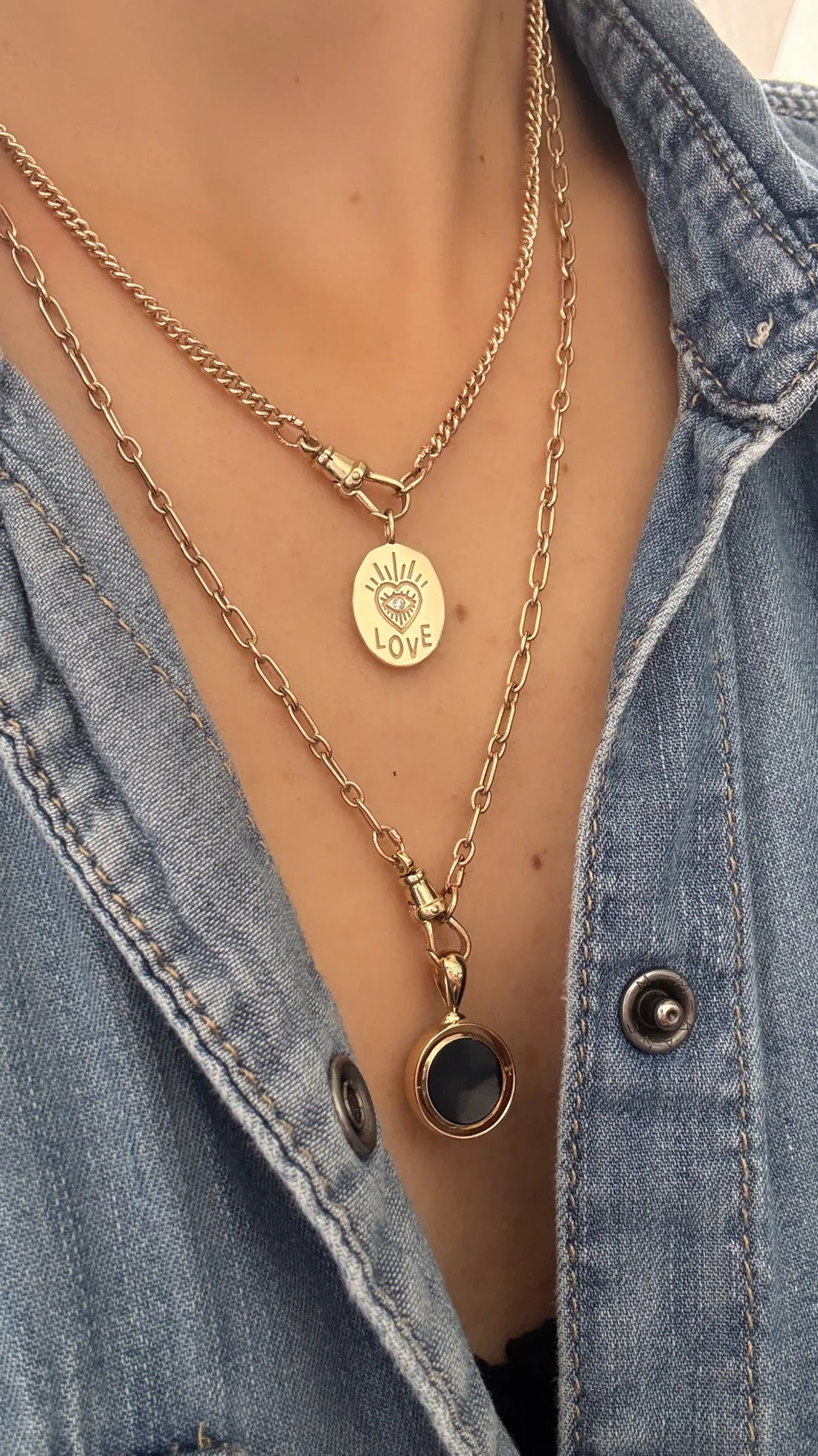 Love Pendant Oval Medallion with diamond - White Gold
