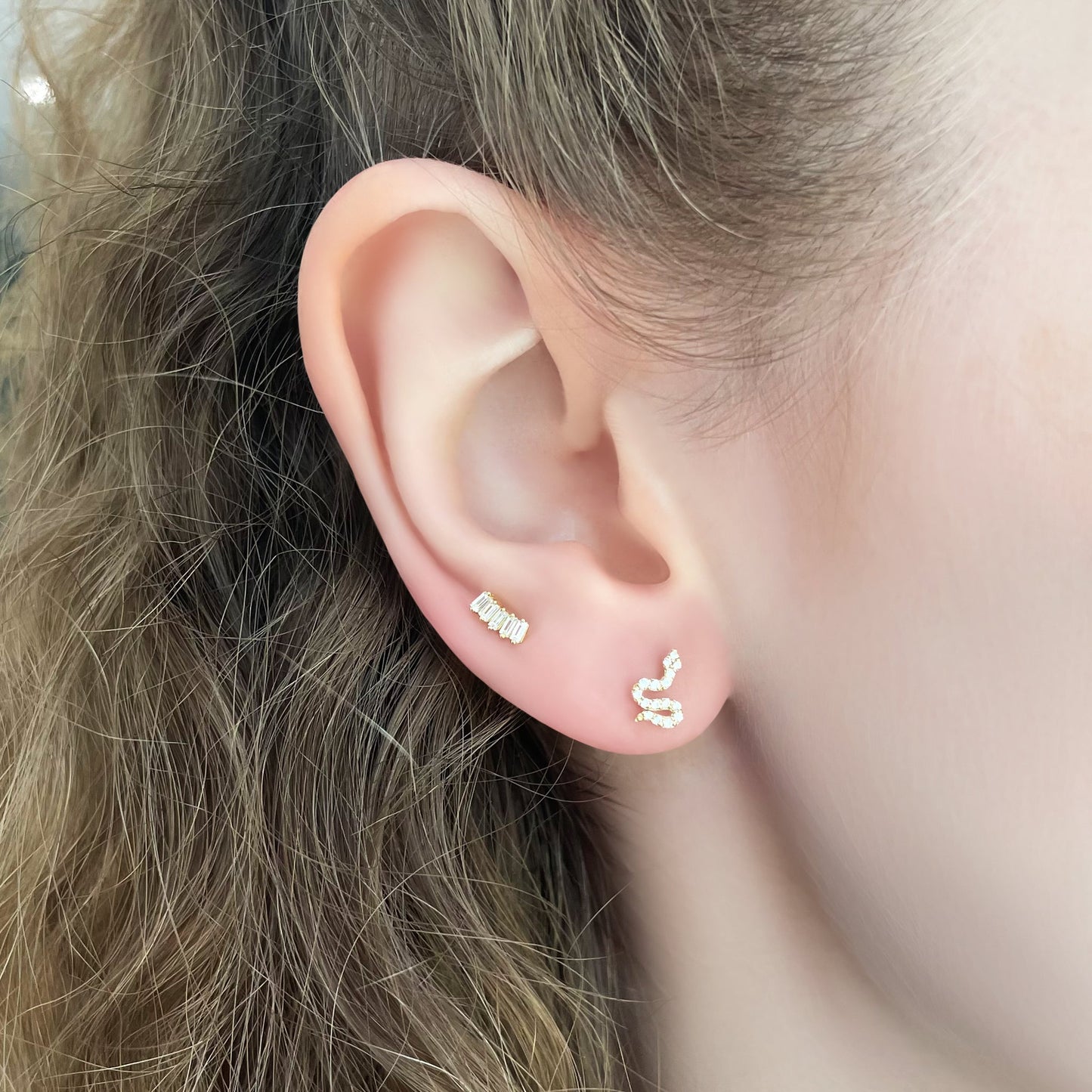 5 Diamonds Baguette Cluster Stud Earrings - Goldie Paris Jewellery