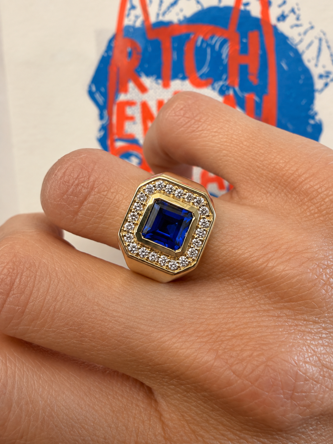 Gourmandise Signet Ring Sapphire• 9K Solid Gold