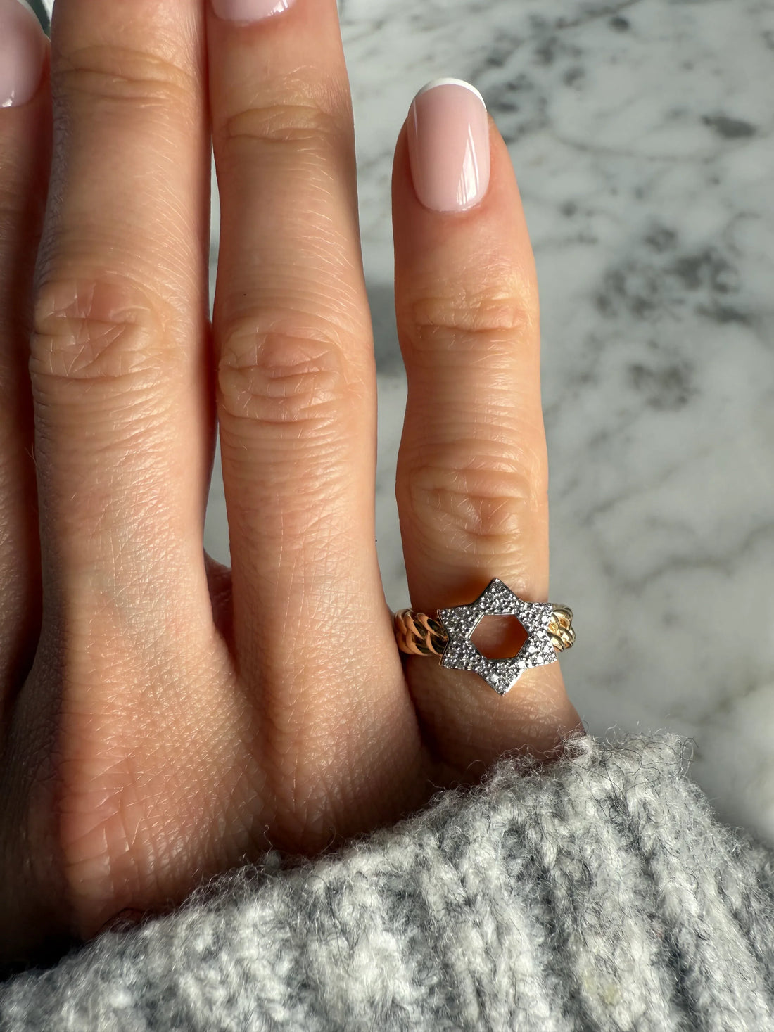 Becca Magen David Solid Chain Ring