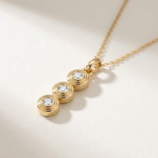 Eliza 3 diamonds fluted pendant
