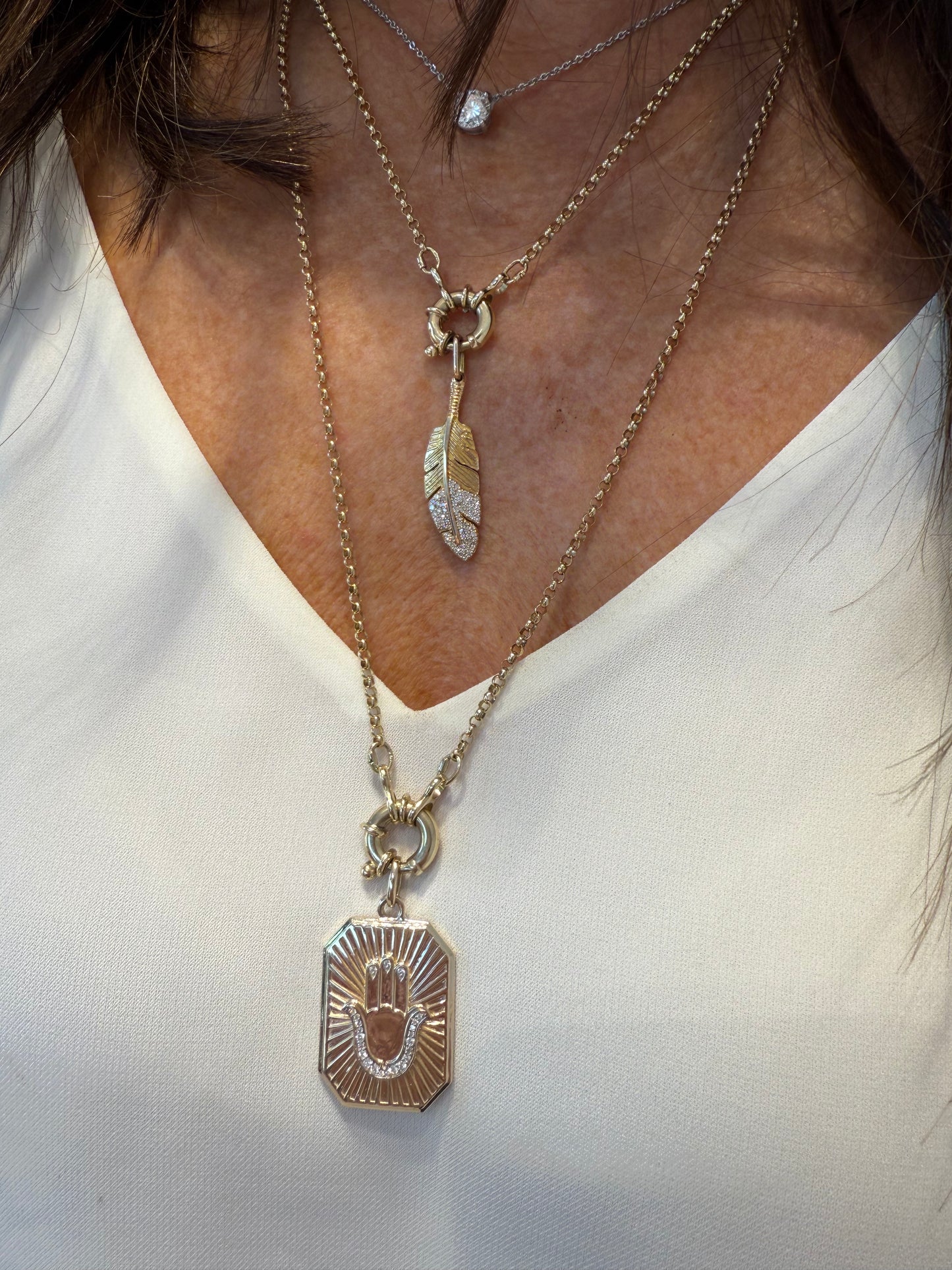 Aly Hamsa Fluted Diamond Pendant Dogtag