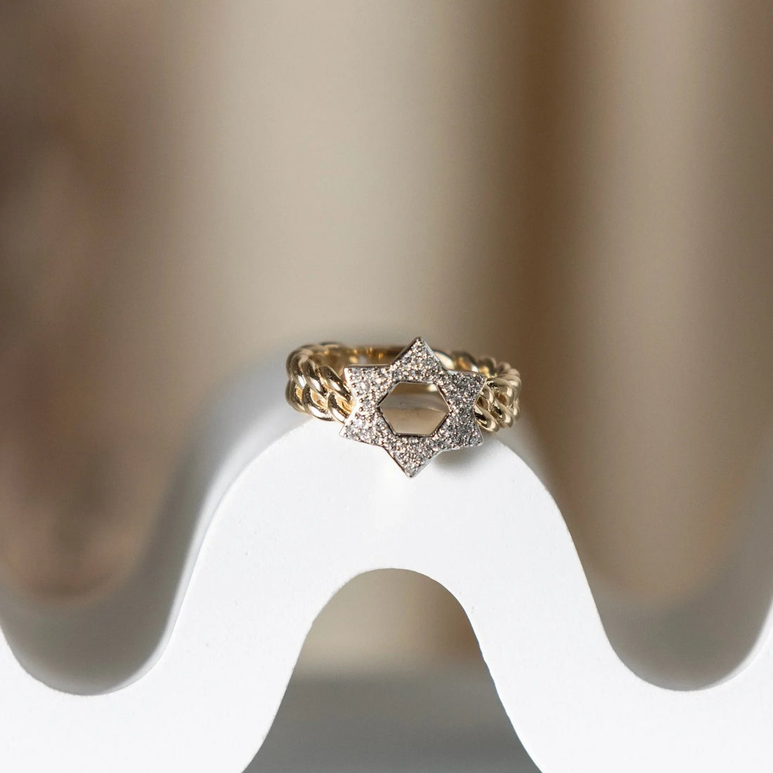 Becca Magen David Solid Chain Ring