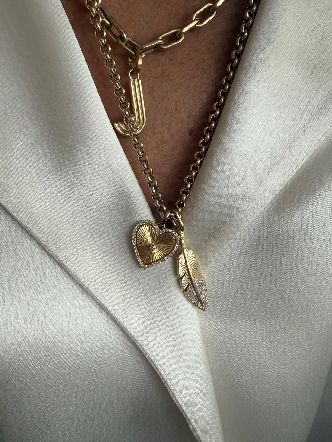 Heart Fluted Medallion Pendant - White Gold