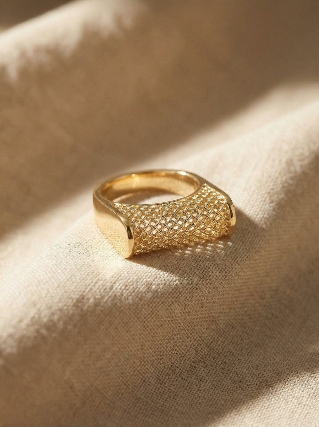 Satine Dome Lace Ring