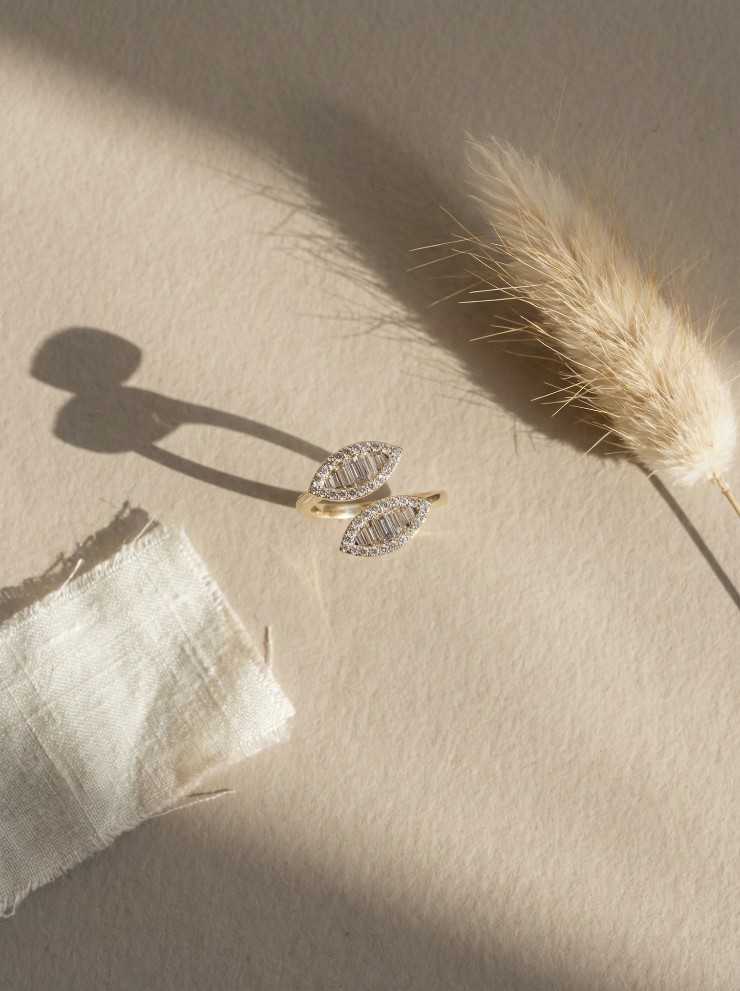 Maxi Julie Double Leaf Diamond Ring