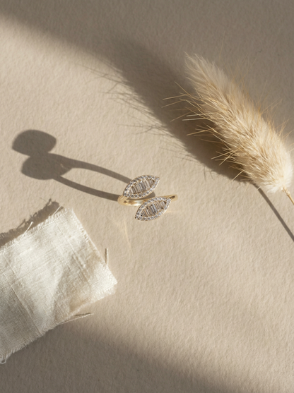 Maxi Julie Double Leaf Diamond Ring
