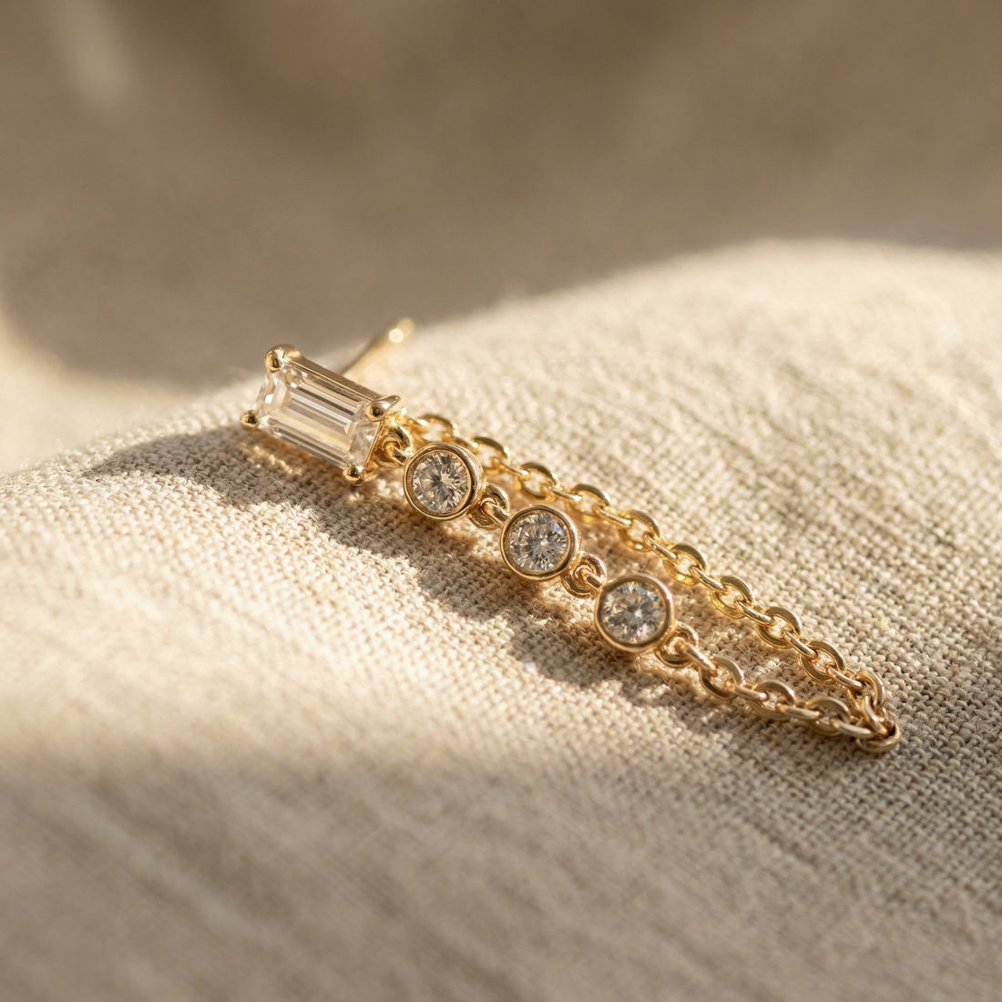 Nicky Baguette & Bezel Diamonds Chain Earring - White Gold